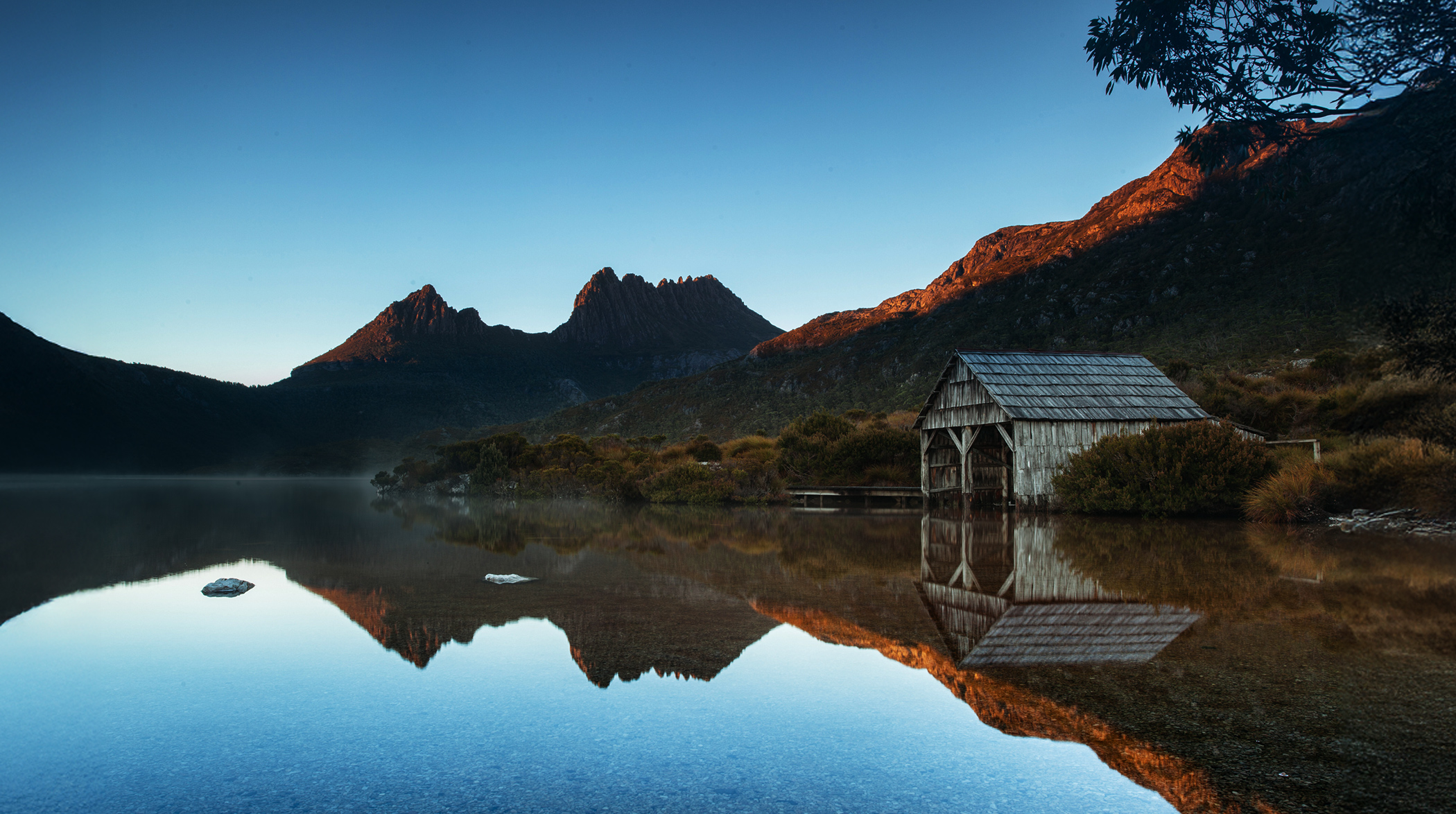 Scenic mountainous landscape in Tasmania with lush valleys and natural beauty